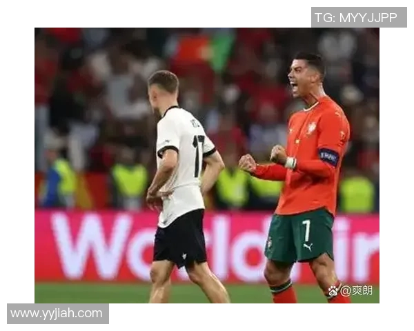 C罗在对阵罗马时遭遇嘲讽引发热议球迷反应各异